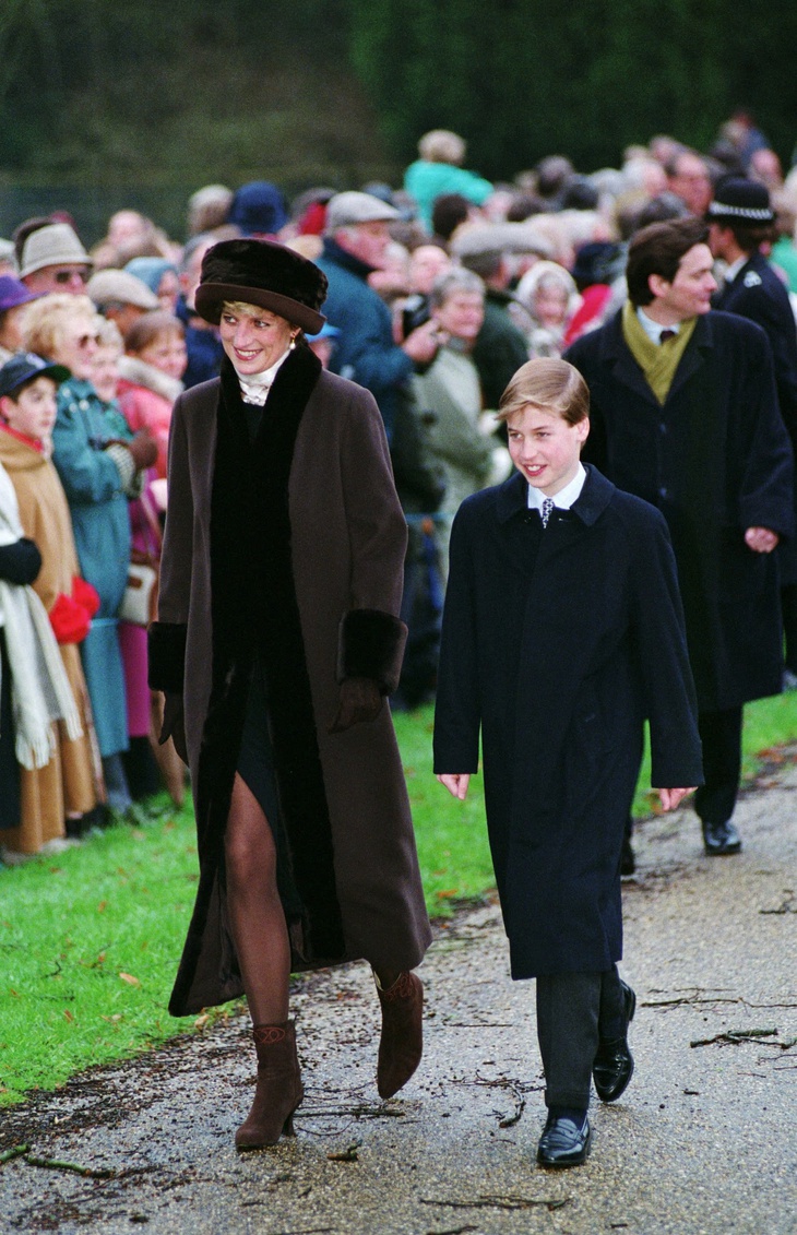 Nàng thơ thời trang mùa lễ hội gọi tên Công nương Diana - Ảnh 6.