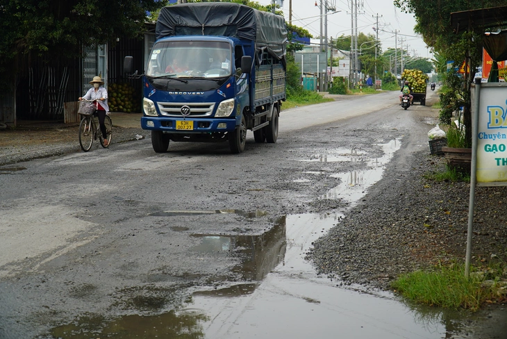 Đồng Tháp chi hơn 242 tỉ đồng để duy tu, sửa chữa đường bộ, đường thủy - Ảnh 1.