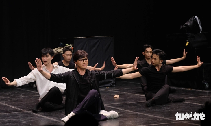 Tài năng múa Hà Lộc lần đầu tiên đóng kịch trong Sống - Ảnh 4. Hà Lộc - Ảnh 4.