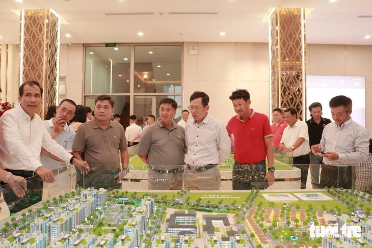 Nghịch lý chồng nghịch lý giữa kỳ vọng và thực tế của thị trường bất động sản - Ảnh 1.