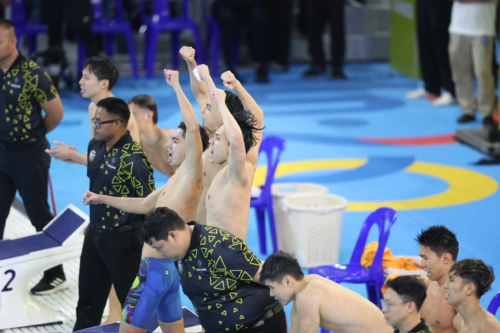 Huy chương vàng nghẹt thở của đội bơi tiếp sức Việt Nam - Ảnh 5.