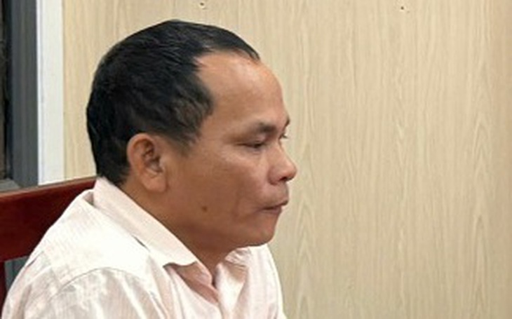 Nhóm người mang tuýp sắt, hành hung nhân viên xe buýt - Ảnh 2.