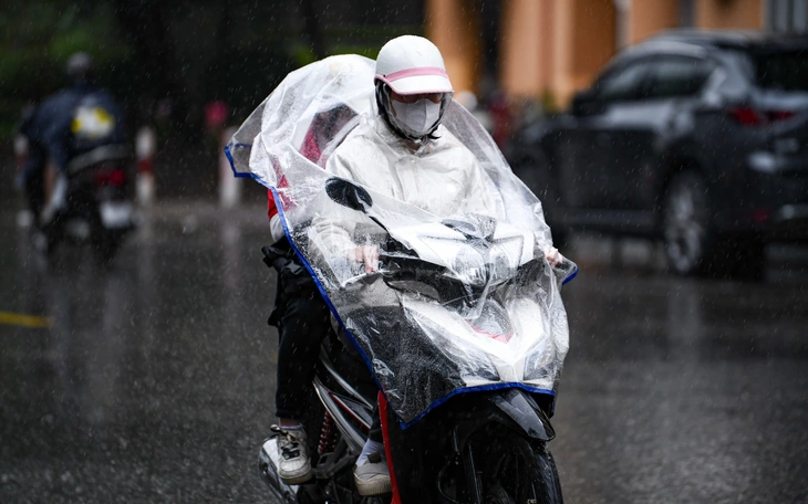 Miền Trung đón mưa lớn cục bộ trong hôm nay - Ảnh 2.