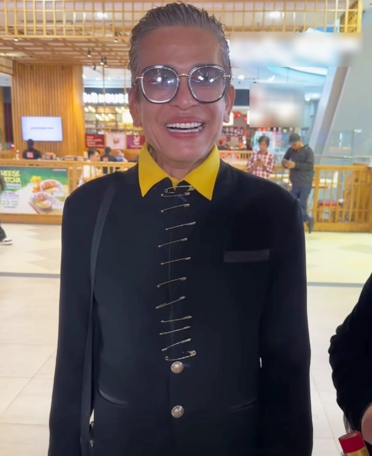 Thực hư MC Thanh Bạch bị ngó lơ, phải xếp hàng dài ở thảm đỏ? - Ảnh 2.