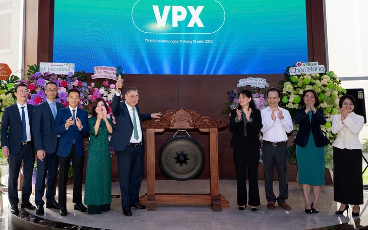 Cổ phiếu VPX của VPBankS giảm mạnh ngày chào sàn - Ảnh 3.