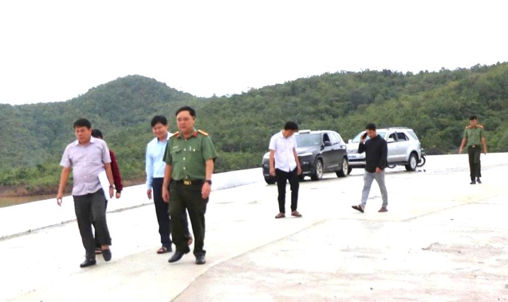 Vụ hồ thủy lợi 85 triệu m³ ở Ninh Thuận vừa khánh thành vài tháng đã nứt, thấm: Công an vào cuộc - Ảnh 1. hồ thủy lợi - Ảnh 1.