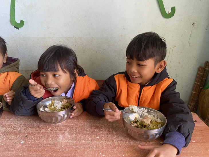 Trung ương Hội Liên hiệp Thanh niên Việt Nam nói về dự án 'Nuôi em' và 'Nuôi em Nghệ An' - Ảnh 2.