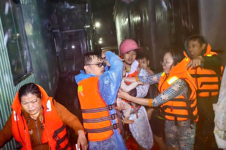 lũ lịch sử - Ảnh 5.