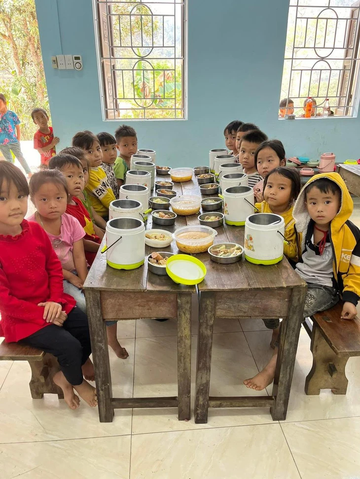 Trung ương Hội Liên hiệp Thanh niên Việt Nam nói về dự án 'Nuôi em' và 'Nuôi em Nghệ An' - Ảnh 3.