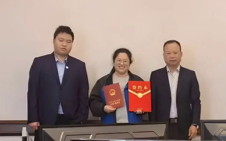 VĐV SEA Games 'úp mặt vào tường' để nhận huy chương - Ảnh 4.