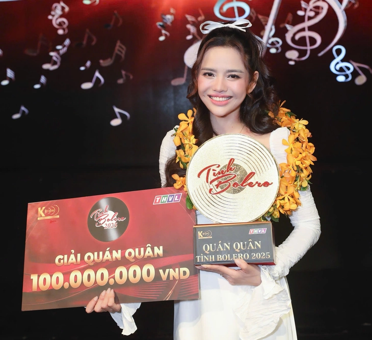 Hiền Trang của Cổng mặt trời đăng quang Tình bolero 2025 - Ảnh 2. Tình bolero - Ảnh 2.