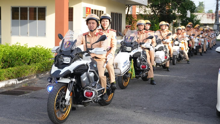 Công an các tỉnh miền Tây ra quân cao điểm tấn công, trấn áp tội phạm - Ảnh 1.