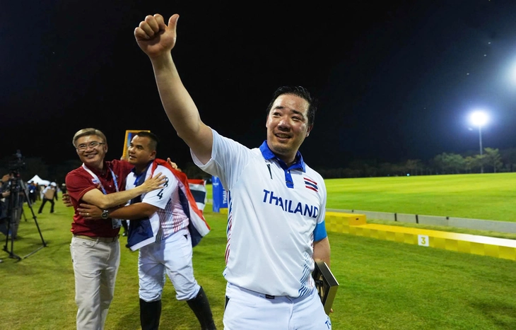 Chủ tịch CLB Leicester City giành huy chương vàng tại SEA Games 33 - Ảnh 1.