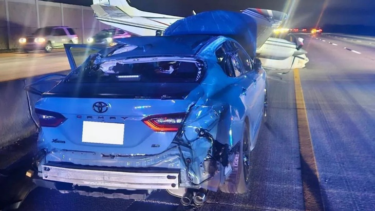 Toyota Camry - Ảnh 1.