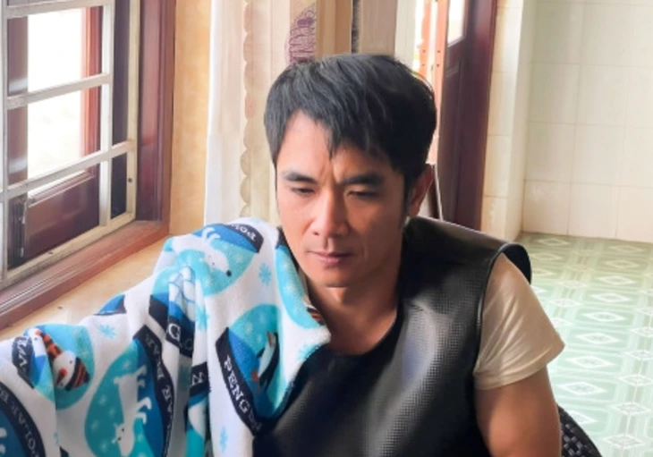 Tạm giữ hình sự nghi phạm hiếp dâm cô gái bán xôi, đâm bị thương công an - Ảnh 1.