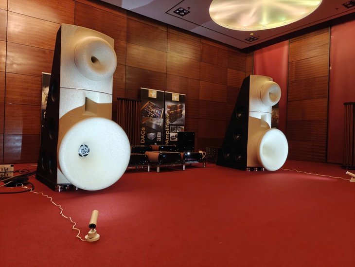 Hàng chục dàn âm thanh tiền tỉ phô diễn tại triển lãm AV Show Hà Nội - Ảnh 1. Hàng chục dàn âm thanh tiền tỉ phô diễn tại Triển lãm AV Show Hà Nội - Ảnh 1.