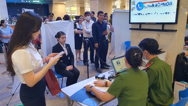 Đăng ký khai sinh, kết hôn có 'mặc định' là đã đăng ký cư trú? - Ảnh 1.