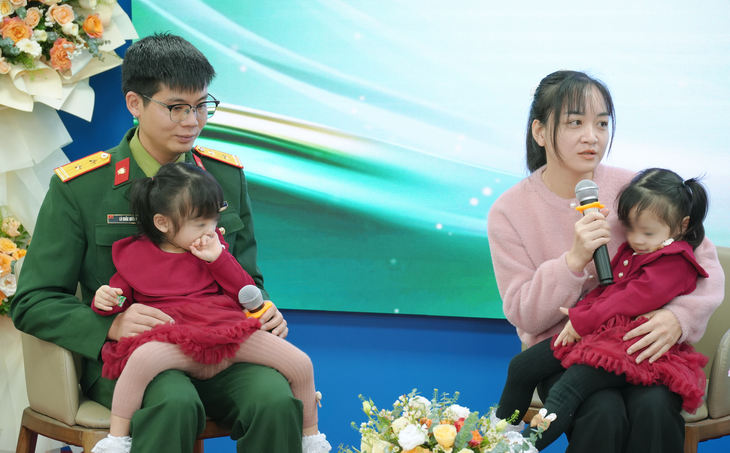 Cặp vợ chồng quân nhân hạnh phúc sau 9 năm mòn mỏi vì hiếm muộn - Ảnh 1. Cặp vợ chồng quân nhân hạnh phúc sau 9 năm mòn mỏi vì hiếm muộn - Ảnh 1.