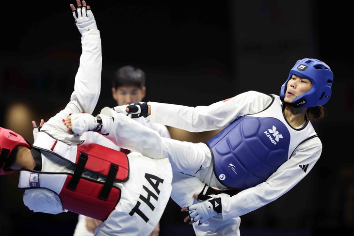 Nữ võ sĩ taekwondo đoạt HCV Trần Thị Ánh Tuyết: 'Tôi cũng bị áp lực với trọng tài' - Ảnh 2.