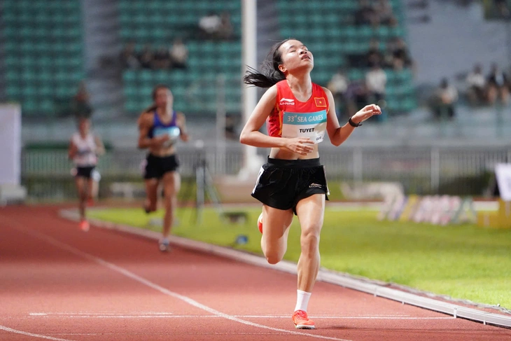 Nhìn lại khoảnh khắc Nguyễn Thị Oanh, Lê Thị Tuyết không cho đối thủ cơ hội nào tại SEA Games - Ảnh 6.