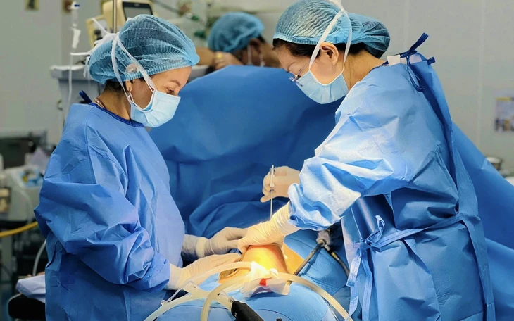 Từ năm 2026, người có thẻ bảo hiểm y tế  tại TP.HCM đi khám ở đâu, quyền lợi ra sao? - Ảnh 2.