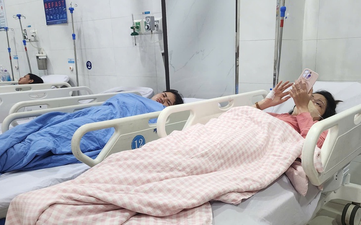 Loạt điểm bán bánh mì Hồng Vân do một cơ sở cung cấp chả, xíu mại, bơ… - Ảnh 4.