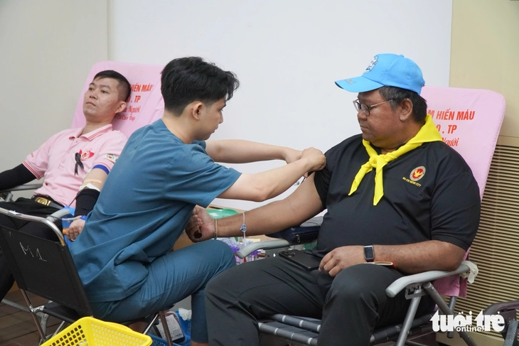 Lan tỏa 'Việc tốt từ trái tim' qua hoạt động hiến máu, đạp xe diễu hành tại TP.HCM - Ảnh 6.