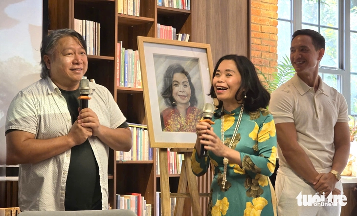 Đạo diễn 'Tử chiến trên không' muốn làm phim từ sách đoạt giải quốc tế của Nguyễn Phan Quế Mai - Ảnh 1. Đạo diễn 'Tử chiến trên không' muốn làm phim từ sách đoạt giải quốc tế của Nguyễn Phan Quế Mai - Ảnh 1.