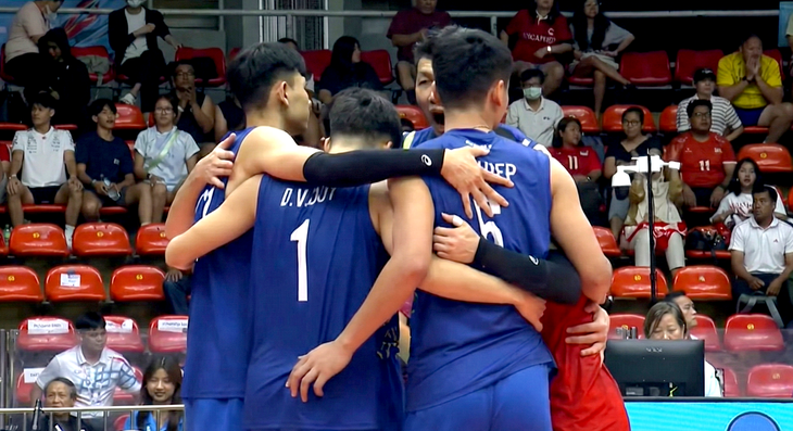 Thắng Singapore, tuyển bóng chuyền nam Việt Nam vươn lên ngôi đầu - Ảnh 1.