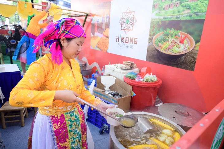 Ngày của Phở khởi động ngày cuối đầy sôi động, các quầy phục vụ không nghỉ tay - Ảnh 8. phở - Ảnh 13.