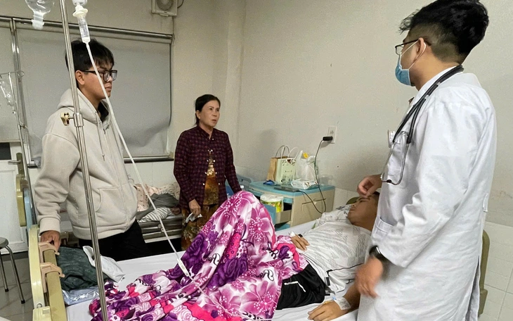 Bé 3 tuổi tử vong, 5 người trong nhà nhập viện nghi ngộ độc sau khi ăn hoa quả, sữa chua - Ảnh 3.