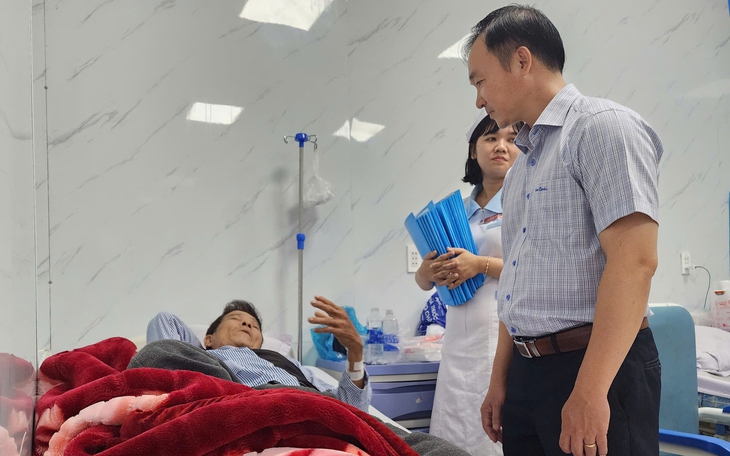 Nghi ngộ độc do ăn bánh mì Hồng Vân, số bệnh nhân đã lên 105 người - Ảnh 3.