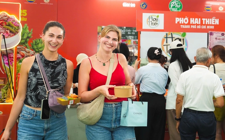 Quá ám ảnh cái đói, đặt tên quán Phở Khỏe ở Hàn Quốc, vừa về nước góp mặt Ngày của Phở - Ảnh 3.