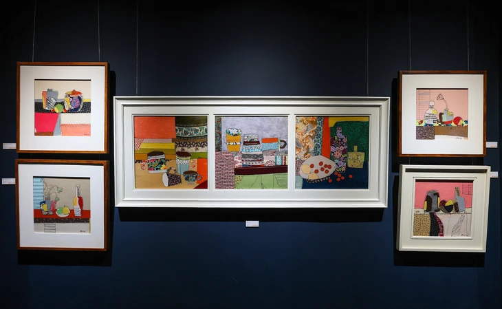 Vải vụn, khắc gỗ, sơn dầu kể chuyện ‘Hoa xuống phố’ - Ảnh 4.