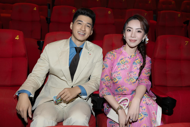 Sao nam tên lạ, đóng 3 phim trong năm doanh thu đều trên 200 tỉ - Ảnh 2.