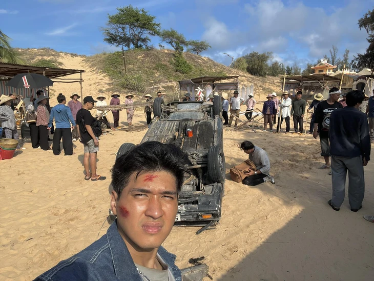 Sao nam tên lạ, đóng 3 phim trong năm doanh thu đều trên 200 tỉ - Ảnh 4.