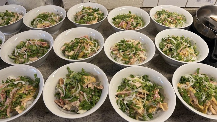 Đại sứ quán Việt Nam tại Pháp, Thụy Điển, Đan Mạch, Thổ Nhĩ Kỳ hưởng ứng Ngày của Phở 2025 - Ảnh 2. Ngày của Phở - Ảnh 2.