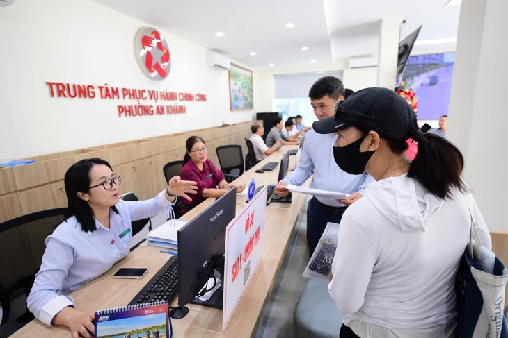 viên chức - Ảnh 1.