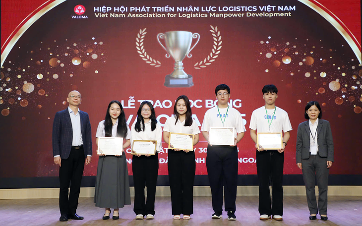 SV ĐH Duy Tân đạt giải cao tại Triển lãm ISVS-14  - Ảnh 5.