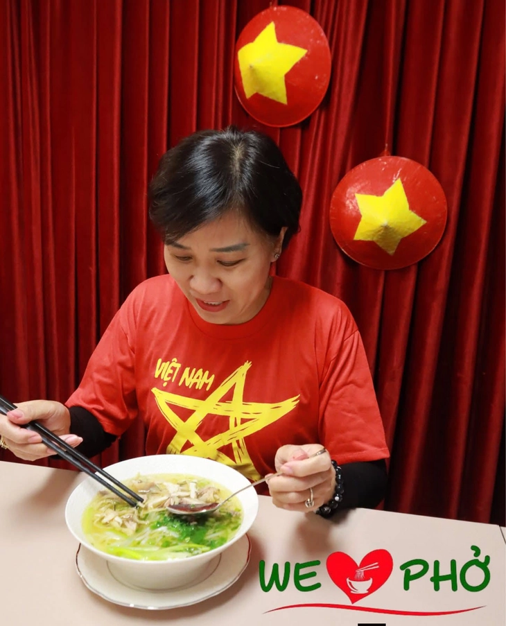 Đại sứ quán Việt Nam tại Pháp, Thụy Điển, Đan Mạch, Thổ Nhĩ Kỳ hưởng ứng Ngày của Phở 2025 - Ảnh 6. Đại sứ quán Việt Nam tại Pháp, Thụy Điển, Đan Mạch, Thổ Nhĩ Kỳ hưởng ứng Ngày của Phở 2025 - Ảnh 6.