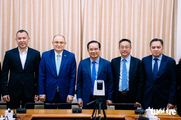 Hợp tác trung tâm tài chính quốc tế, mở Tổng lãnh sự quán và đường bay thẳng TP.HCM – Kazakhstan - Ảnh 1. Kazakhstan - Ảnh 1.