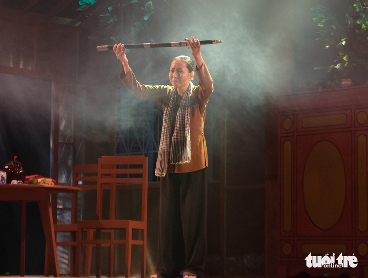 Cải lương Tây Đô làm vở Người mẹ và thanh gươm của nhà thơ Phan Vũ - Ảnh 1. Cải lương Tây Đô làm vở Người mẹ và thanh gươm của nhà thơ Phan Vũ - Ảnh 1.