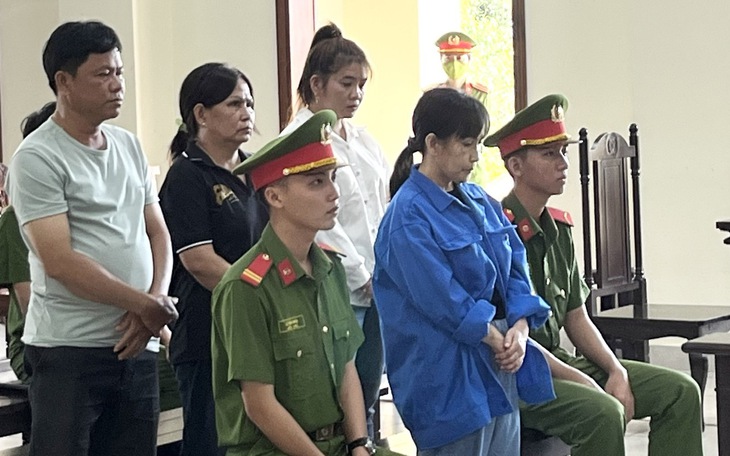 Bắt hai phụ nữ lừa đảo đưa người đi lao động nước ngoài - Ảnh 2.