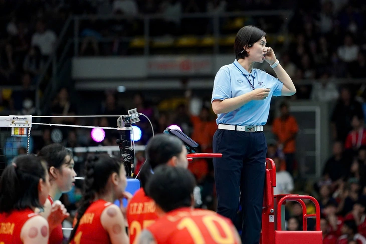 Thái Lan ăn điểm cuối tranh cãi trong trận chung kết bóng chuyền nữ với Việt Nam - Ảnh 3.