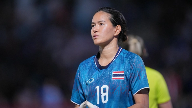 Thủ môn nữ Thái Lan: ‘Thắng mọi người hỏi ai ghi bàn, thua hỏi ai là thủ môn?’ - Ảnh 1.