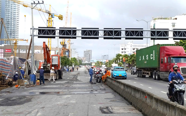 Sở phản hồi gì về ‘cụm’ 14 tòa căn hộ và các dự án ven sông, ven biển Đà Nẵng? - Ảnh 2.