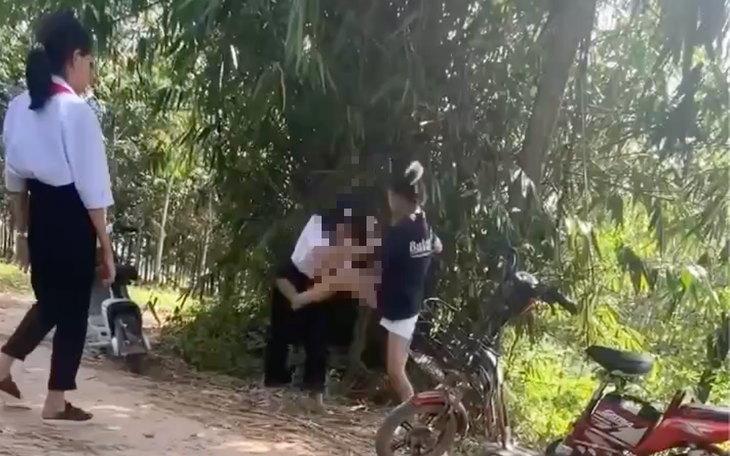 Nữ sinh lớp 6 bị bạn dùng tay, chân tác động vật lý trong giờ nghỉ trưa - Ảnh 3.