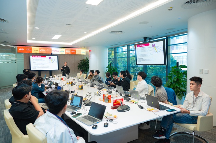 Viettel AI Race: Từ đường đua thuật toán đến chiến lược nhân lực AI - Ảnh 2.