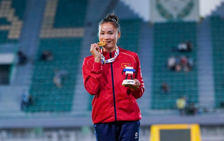 Quách Thị Lan giành tấm HCV lịch sử ở SEA Games 33 - Ảnh 3.