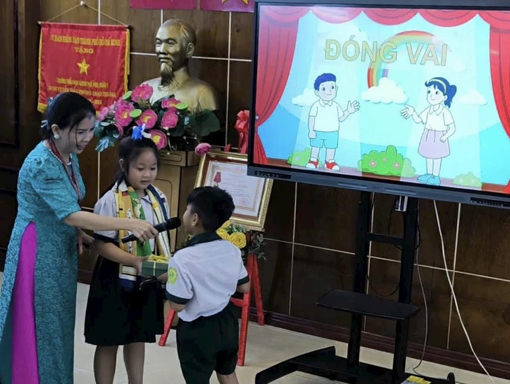 Học sinh TP.HCM 'phiêu lưu' cùng Harry Potter trong tiết học tiếng Việt vận dụng AI - Ảnh 4.